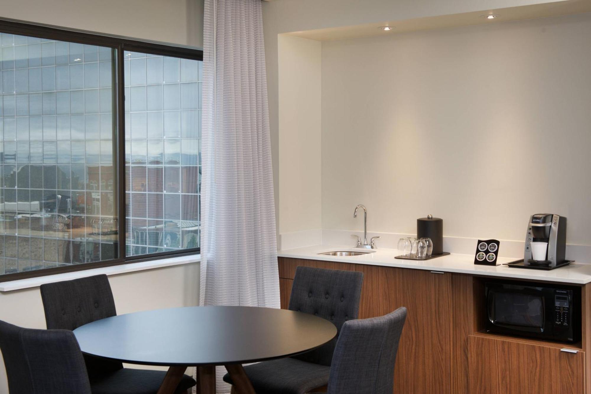 Courtyard By Marriott Seattle Everett Downtown Exterior foto